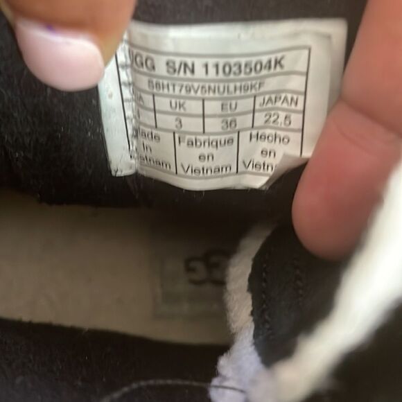 𝅺ugg Sz4 Cecile back bow side zip bootie - Picture 7 of 7